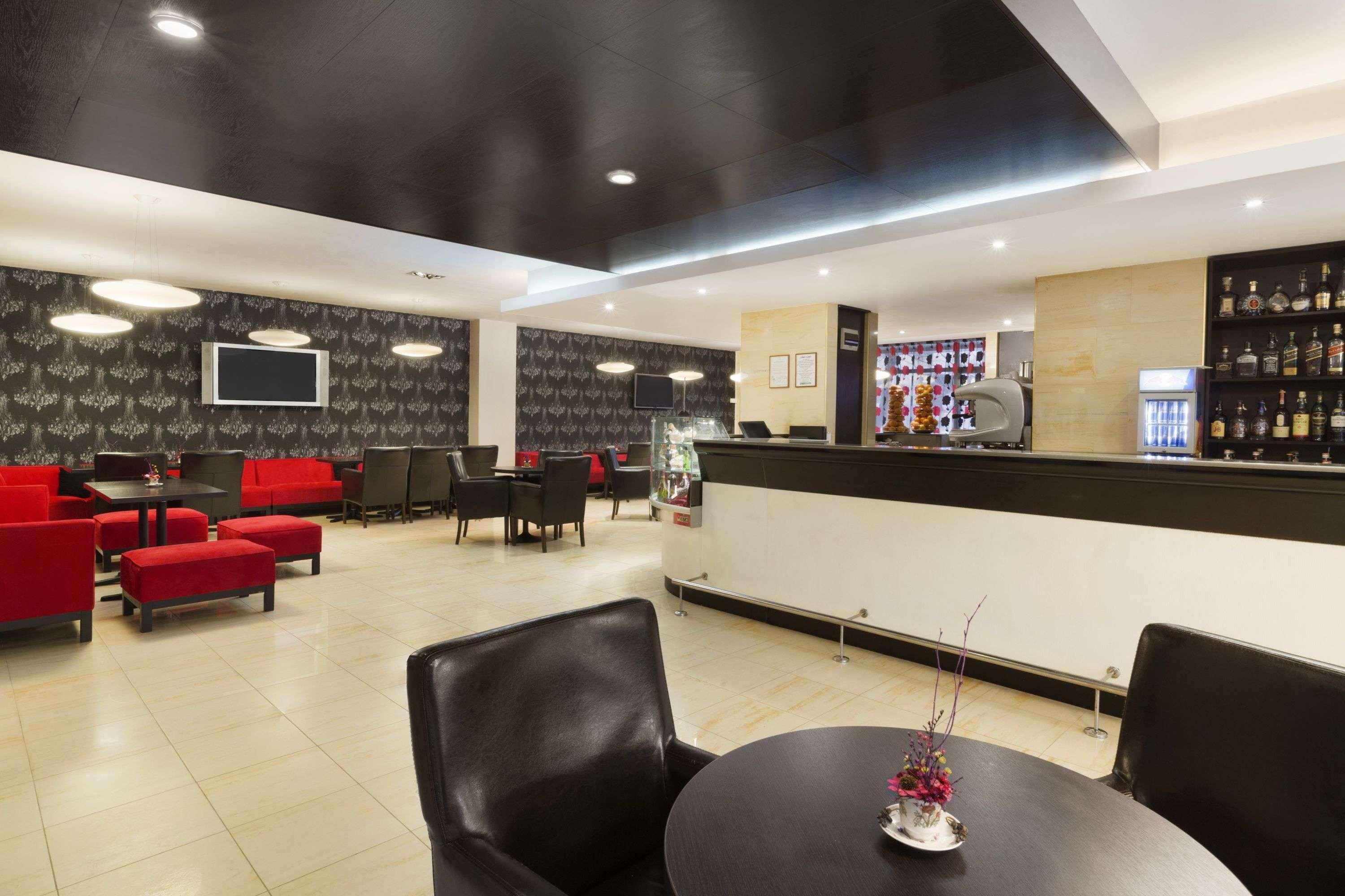 Ramada Iasi City Center Kültér fotó