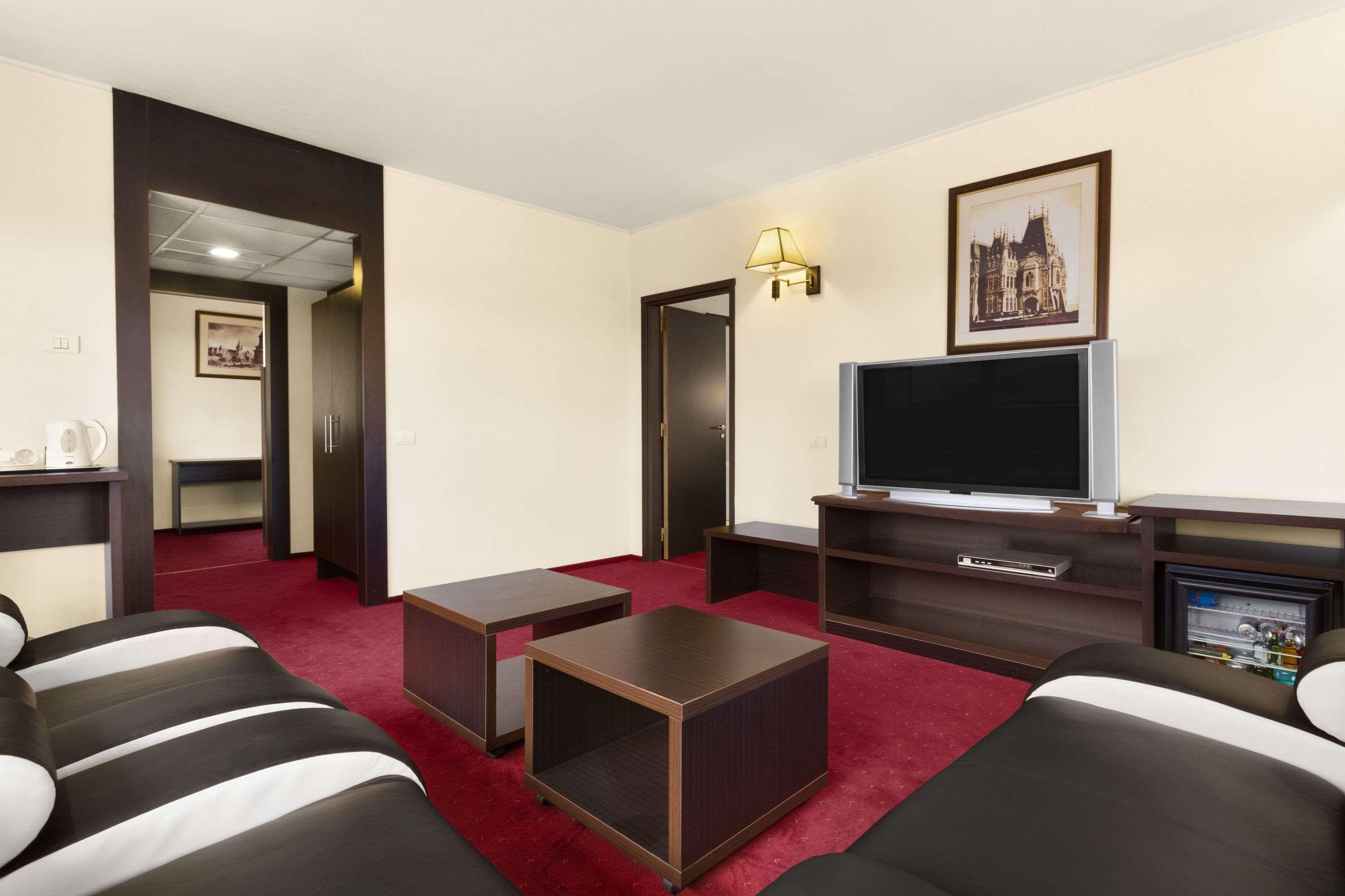 Ramada Iasi City Center Kültér fotó