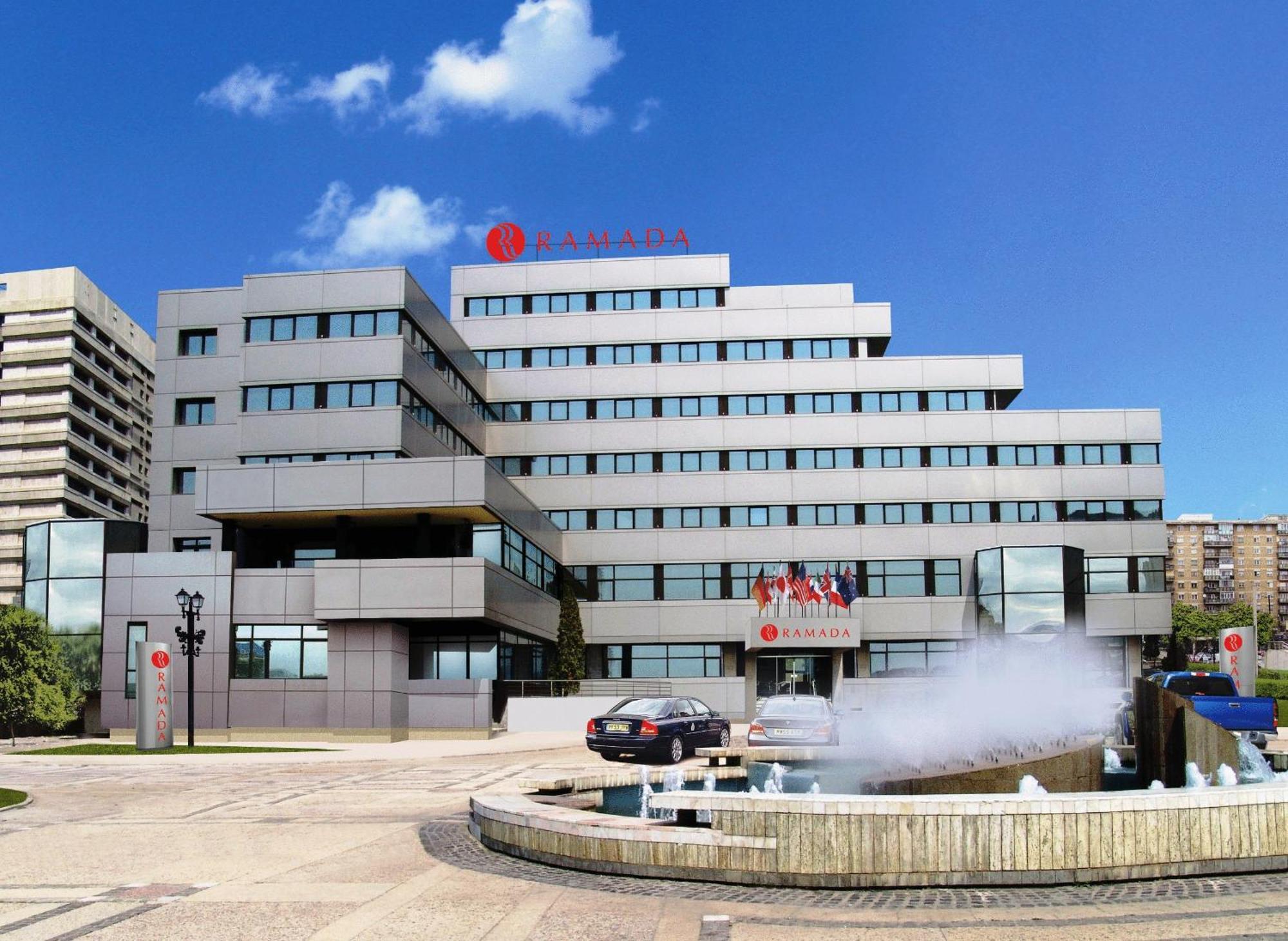 Ramada Iasi City Center Kültér fotó