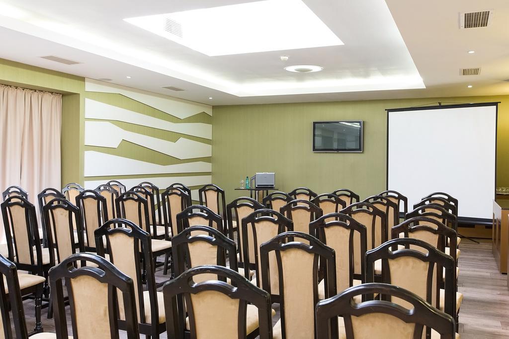Ramada Iasi City Center Kültér fotó