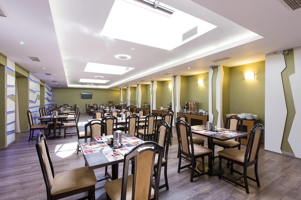 Ramada Iasi City Center Kültér fotó
