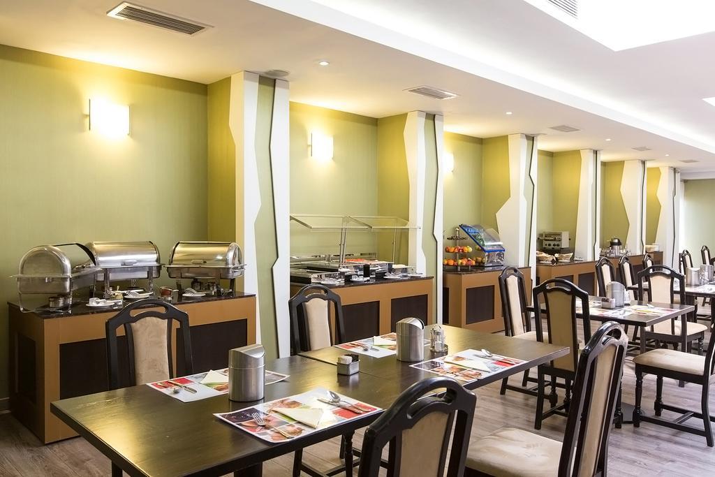 Ramada Iasi City Center Kültér fotó